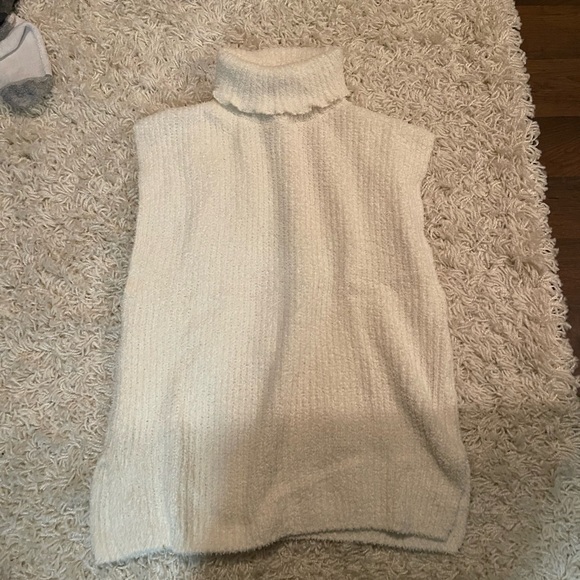 Zara women’s Chenille Top - Picture 9 of 12